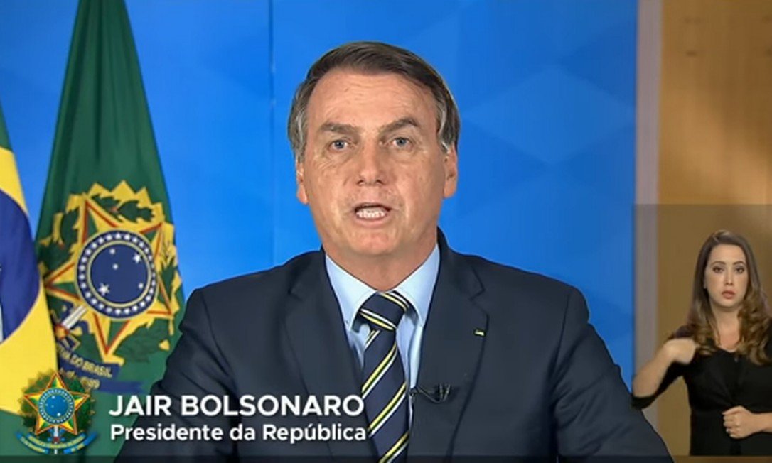 Bolsonaro fala sobre Carnaval em 2022: “Por mim não teria”