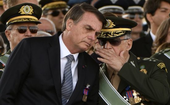 MilitaresBolsonaro 550x341