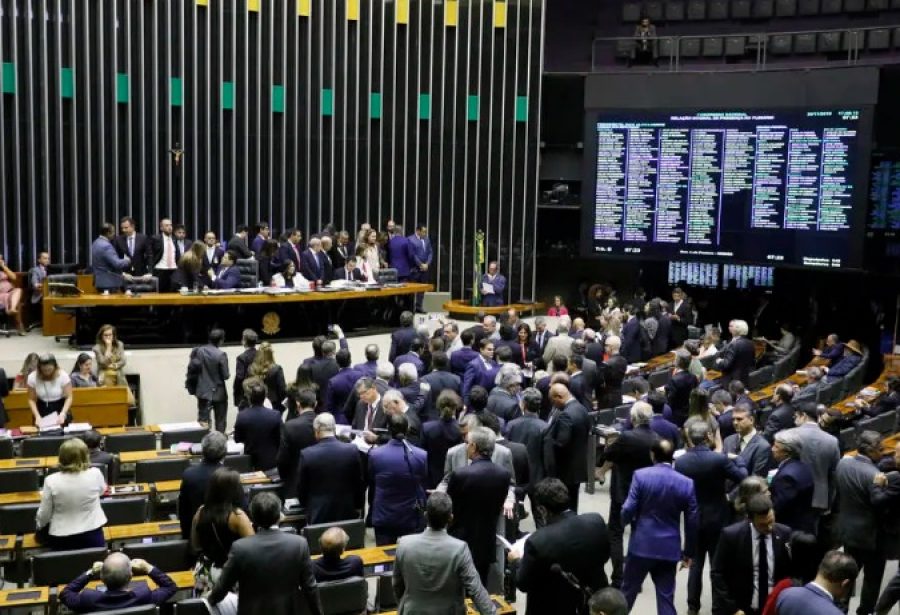 plenário da câmara dos deputados luis macedo cãmar dos deputados 900x615