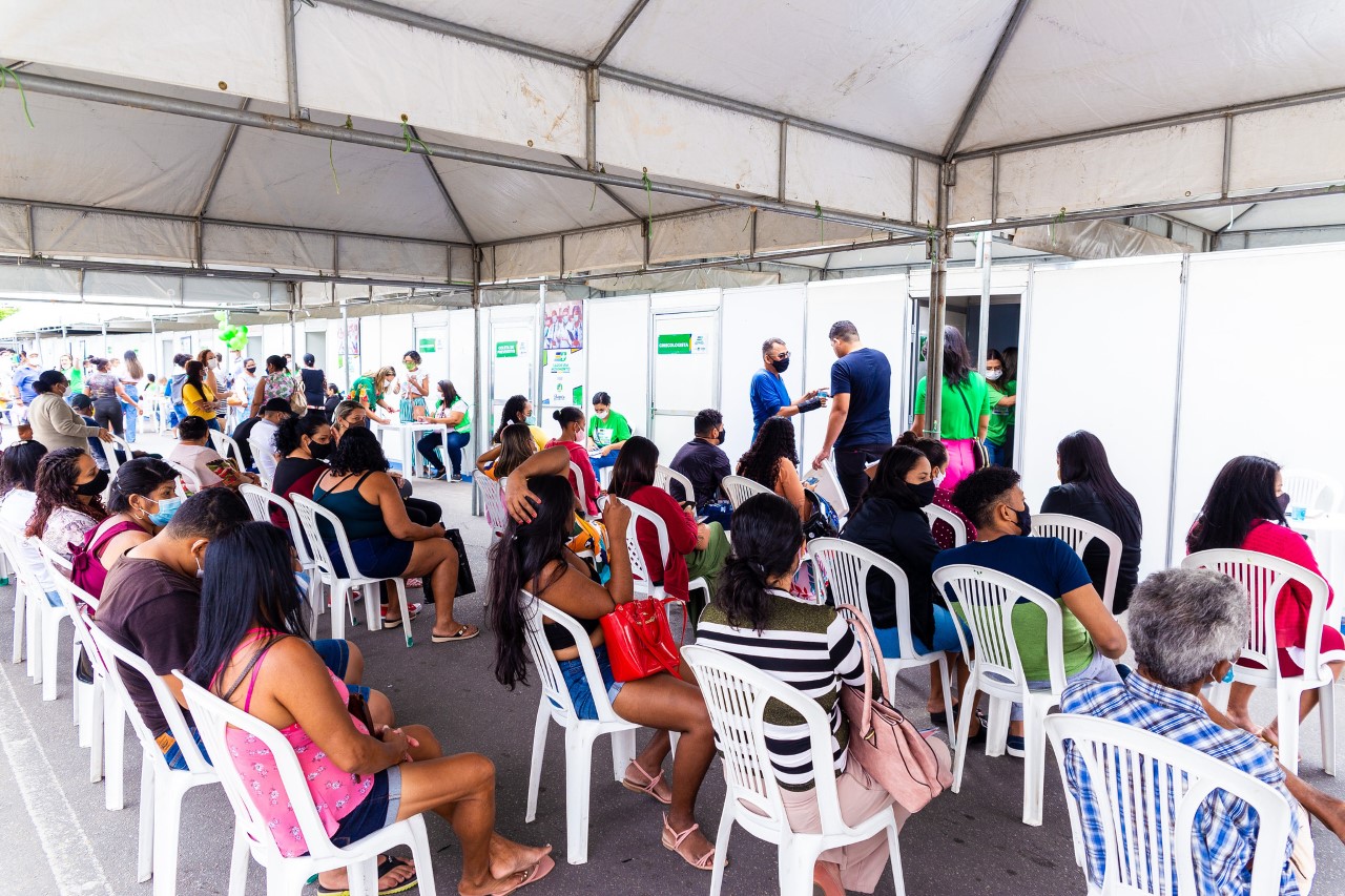 Popula O Enaltecesa De Em Movimento Em Homenagem Aos Anos De