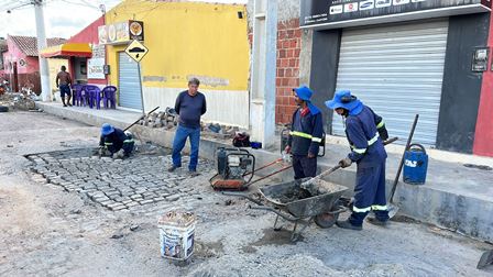 Sedur realiza operação tapa-buracos nos bairros Itaberaba e Jardim Universitário; serviços se estenderão para mais localidades