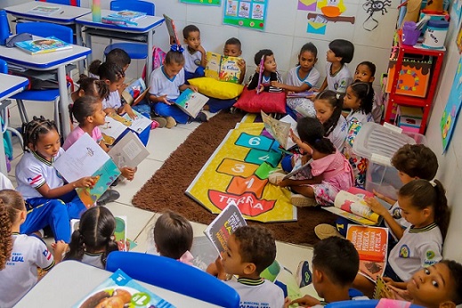 Dia Mundial do Livro: Cantinhos da leitura atraem estudantes de escolas municipais de Juazeiro