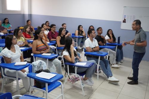 Farmacêuticos de drogarias do município de Juazeiro e estudantes de farmácia participam de curso de aplicação de injetáveis realizado pelo CRF-Bahia