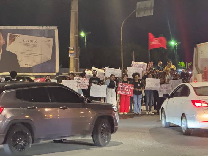 Em mobilização, Estudantes e professores da UPE Petrolina pressionam Estado