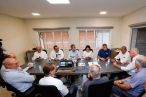 Em Correntina, governador participa de feira agro e reforça segurança e infraestrutura viária no distrito de Rosário