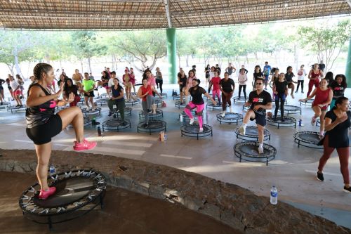 Aulão de Jump reúne participantes no Parque Josepha Coelho em celebração ao Dia Internacional das Mulheres