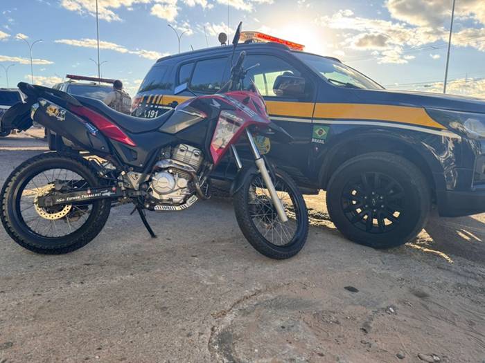 Moto roubada no Recife é recuperada pela PRF em Petrolina