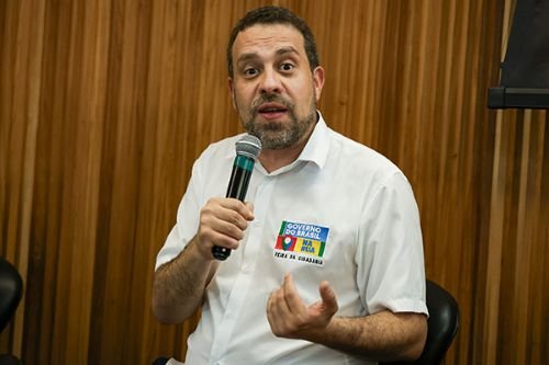 Aliados de Lula acusam Flávio de articular interferência dos EUA, e Boulos fala em milícia