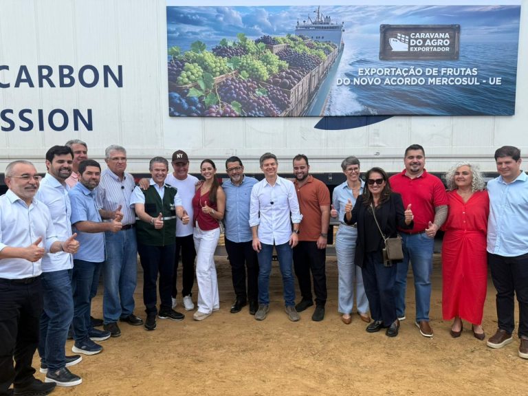 Caravana Frutas celebra o primeiro embarque de uvas com tarifa zero para a União Europeia