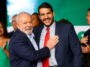 Messias interrompe férias para acompanhar Lula em agenda após nova indicação ao STF ser cogitada