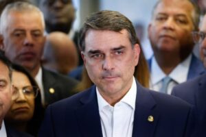 Flávio murcha após escândalo com Vorcaro