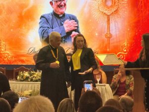 Em noite marcante, Padre Adilson é homenageado pela Câmara de Petrolina