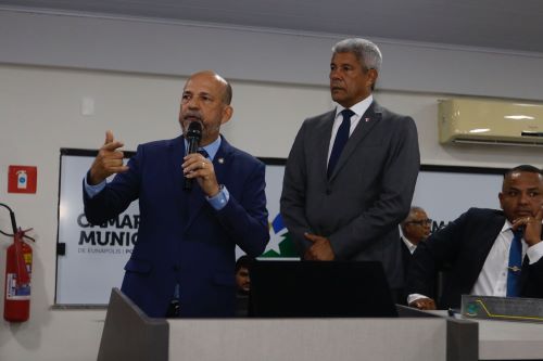 Jerônimo Rodrigues recebe Comenda 12 de Maio e título de cidadão eunapolitano