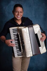 Targino Gondim se apresenta nos principais festejos juninos do Nordeste