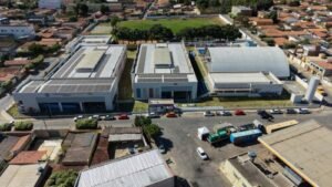 Novo colégio de tempo integral e obras viárias ampliam oportunidades e mobilidade em Correntina