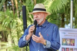 Campanha de Lula cria central de monitoramento das redes sociais e judicializa mais eleições