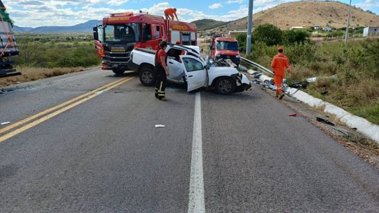 Padres de Petrolina se recuperam após grave acidente de carro em Serra Talhada
