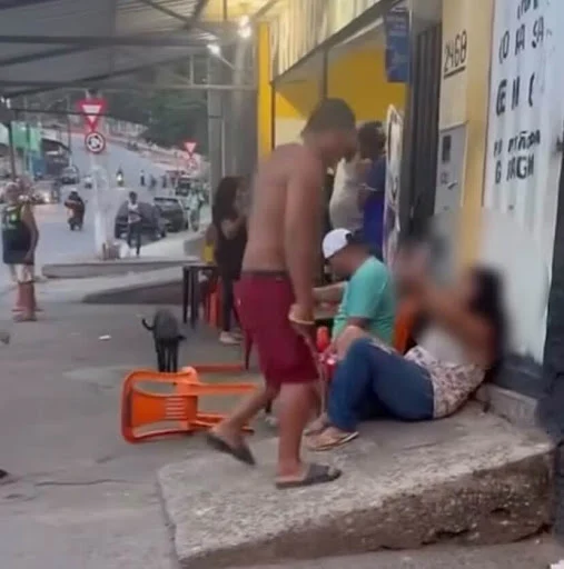Homem chicoteia mulher em plena rua de Santa Luzia e revolta o país com tamanha covardia