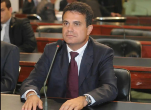 Começa a valer a lei de Eduardo Salles que trata da recarga de veículos elétricos em condomínios