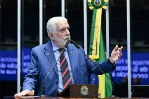 Jaques Wagner disse a aliados que não pretende renunciar à liderança do governo no Senado