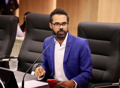Vereadores do prefeito rejeitam pedido de transparência sobre cobranças a barraqueiros no São João de Petrolina