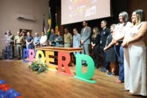 Parceria entre Prefeitura de Petrolina e 5º BPM fortalece prevenção às drogas e à violência nas escolas municipais