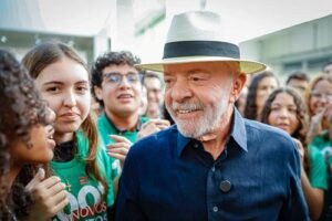 Quaest: Lula lidera disputa presidencial na Bahia com 52%, enquanto Flávio Bolsonaro tem 18%
