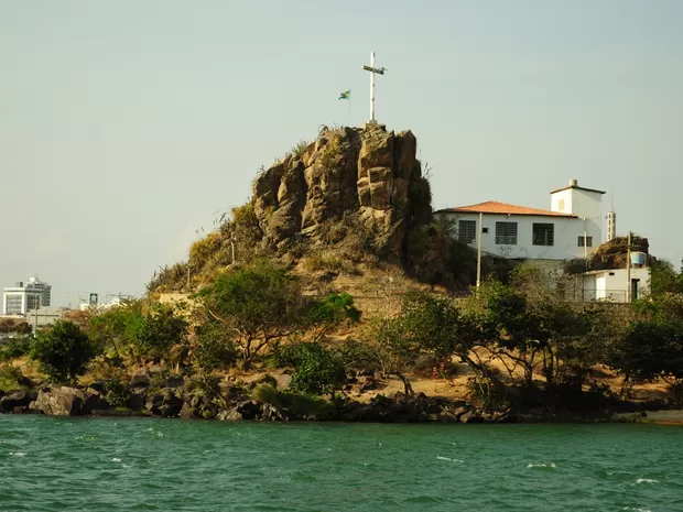 Cruzeiro da ilha do fogo está preste a cair a qualquer momento