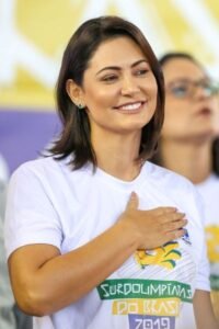 Saída de Michelle do PL Mulher teve 40% mais engajamento que busca por armas na casa de Bolsonaro, aponta levantamento