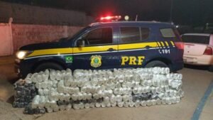 Juazeiro: Motorista transportando 153 kg de maconha é detido pela PRF