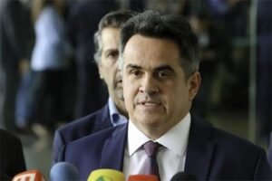 ‘Fator STF’ aumenta resistência do Centrão a aliança com Flávio Bolsonaro