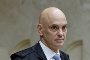 Moraes rejeita pedido de Bolsonaro para receber visita de filhos no Dia dos Pais