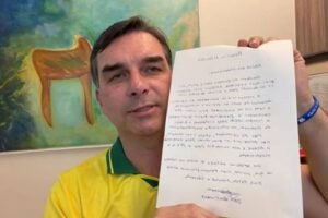 Flávio Bolsonaro busca fortalecer presença digital na campanha
