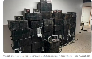 Nove homens são presos após serem encontrados em compartimento secreto de carreta com 1 tonelada de cocaína