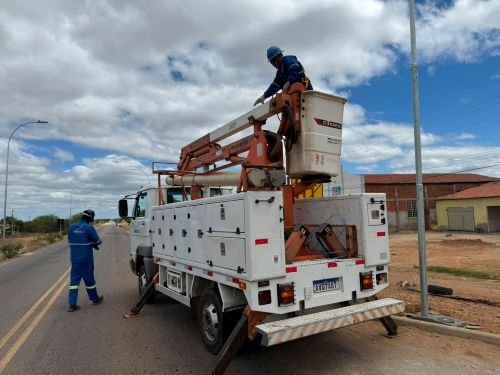 PROJUA na Iluminação: Prefeitura inicia obra na BA-210 e amplia segurança na região da comunidade de Campos, em Maniçoba