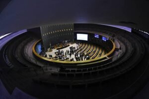 PEC do fim da escala 6×1 já tem relatório favorável na CCJ do Senado