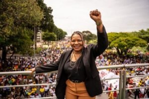 Margareth Menezes participa de mobilização pelo fim da escala 6×1 em Salvador