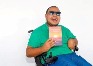 Cadeirante de Nova Itarana supera desafios e lança segundo livro motivacional