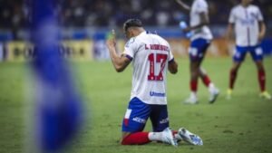 Venda mais cara da história do Bahia, atacante é apresentado em rival da Série A: “Estou em um clube muito grande”