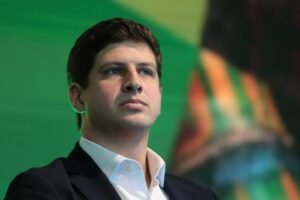 João Campos presta solidariedade a Haddad após suposta intimidação da PM de SP