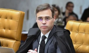 Suspeita de violação de lacres de equipamentos do caso Dark Horse expõe Tarcísio de Freitas e André Mendonça