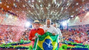 Lula viaja ao Ceará para reforçar campanha de Elmano de Freitas contra Ciro Gomes