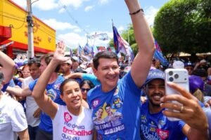Simão reforça apoio a Raquel Lyra: “o povo do Sertão está com você”