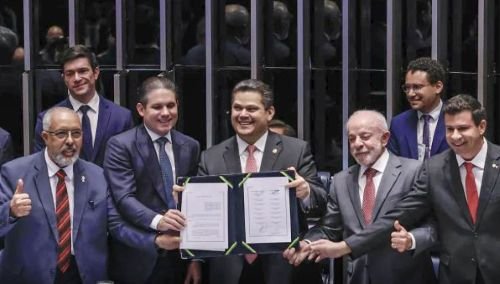 Lula chama antigo rompimento com Alcolumbre de ‘futrica’ e diz que autoritarismo ameaça a democracia