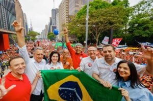 Jerônimo defende união nacional e convoca brasileiros a reeleger Lula em ato na Avenida Paulista