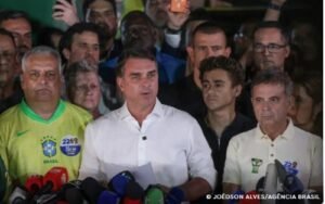 PL, partido de Flávio Bolsonaro, reconhece resultado da eleição, mas cobra esclarecimentos
